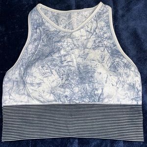 Lululemon high neck sports bra